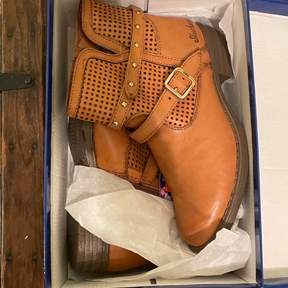 New sketchers boots